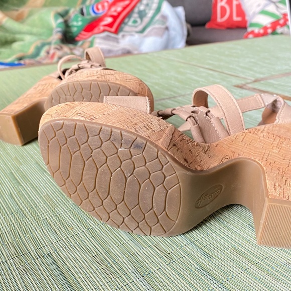 Shoes - Picture 2 of 5